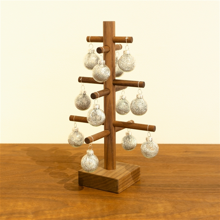 ウォールナットで作るスティッククリスマスツリーのワークショップ