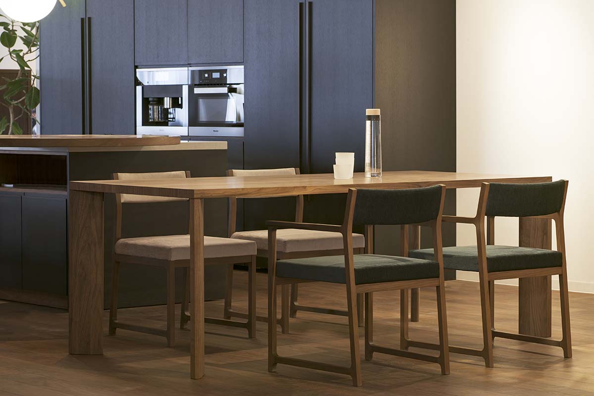EX DINING TABLE W 140cm × D 90cm
