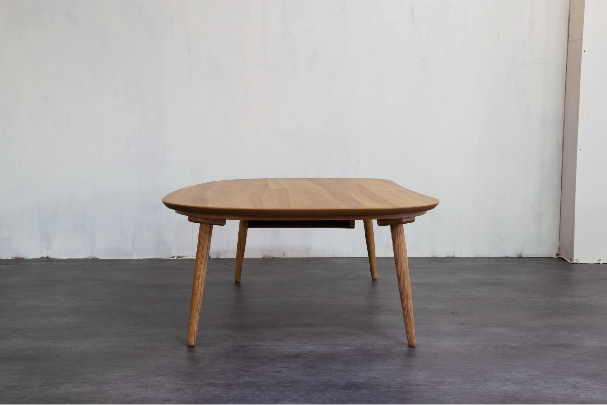 Nichibi Woodworks | Rasmo Kurumi 105×70×39.5(cm)